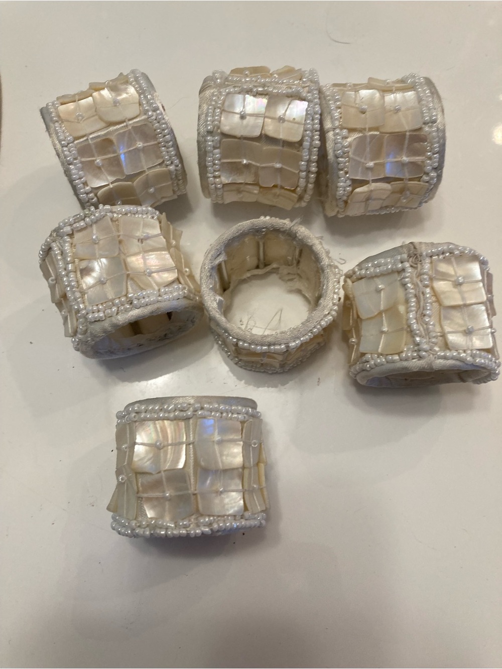 Napkin rings, 6 shell and beeded